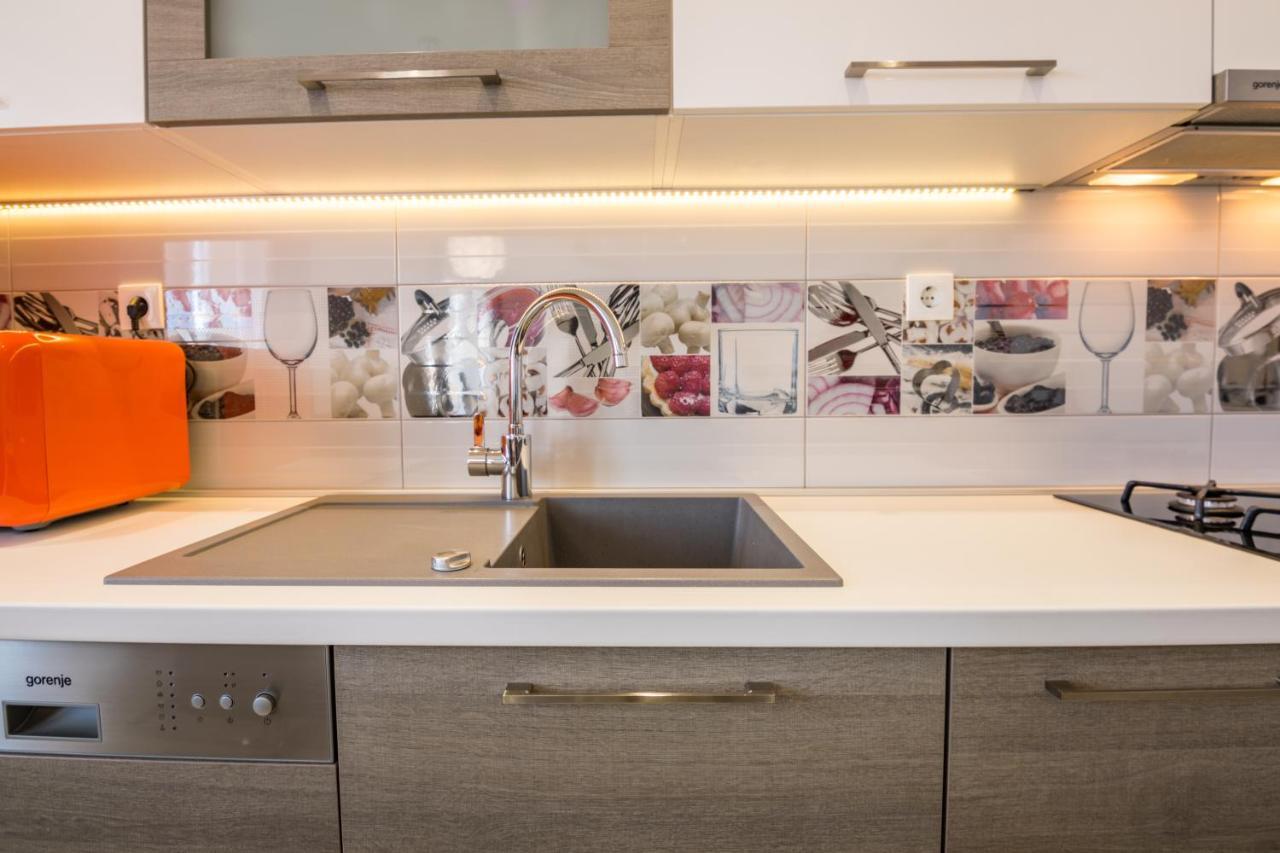 Ferienwohnung Apartman Petra Makarska Exterior foto