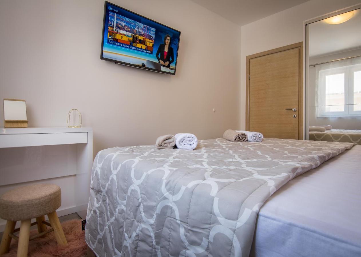 Ferienwohnung Apartman Petra Makarska Exterior foto