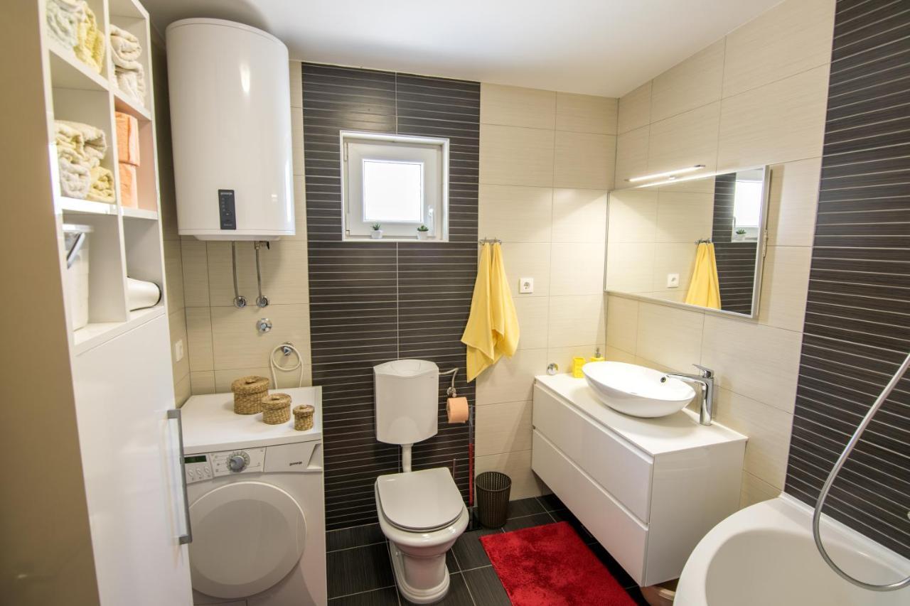 Ferienwohnung Apartman Petra Makarska Exterior foto