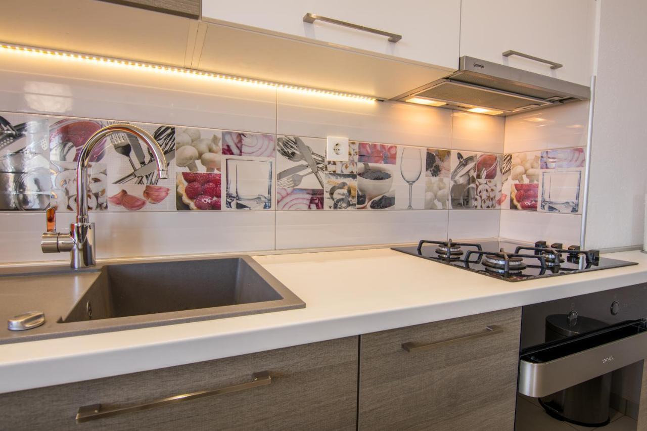 Ferienwohnung Apartman Petra Makarska Exterior foto